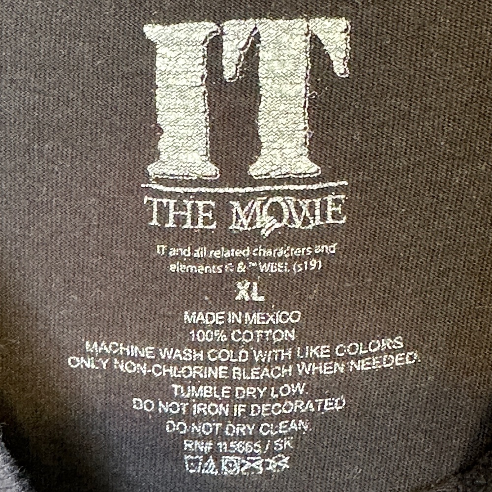 IT The Movie Two Faces Pennywise Graphic Logo Crewneck Short Sleeve Horror Tee - Picture 9 of 9